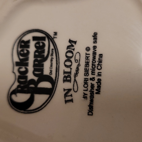 Pair of Adorable Cracker Barrel Small Easter Plates - Picture 7 of 16